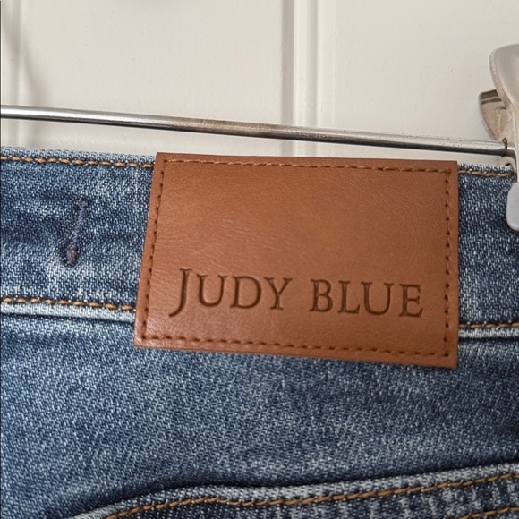 Judy Blue - Aurora High Rise Vintage Wash Kick Flare With Released Hem - 1/25 - Picture 10 of 11